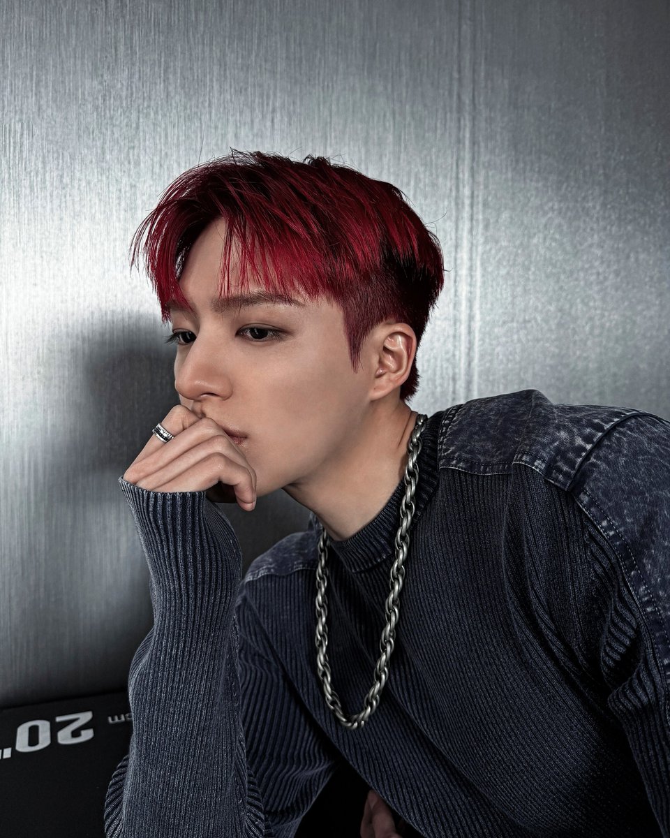 423folder's tweet photo. IN DIESEL TODAY #JENO #제노 https://t.co/NpnSo5Cya2