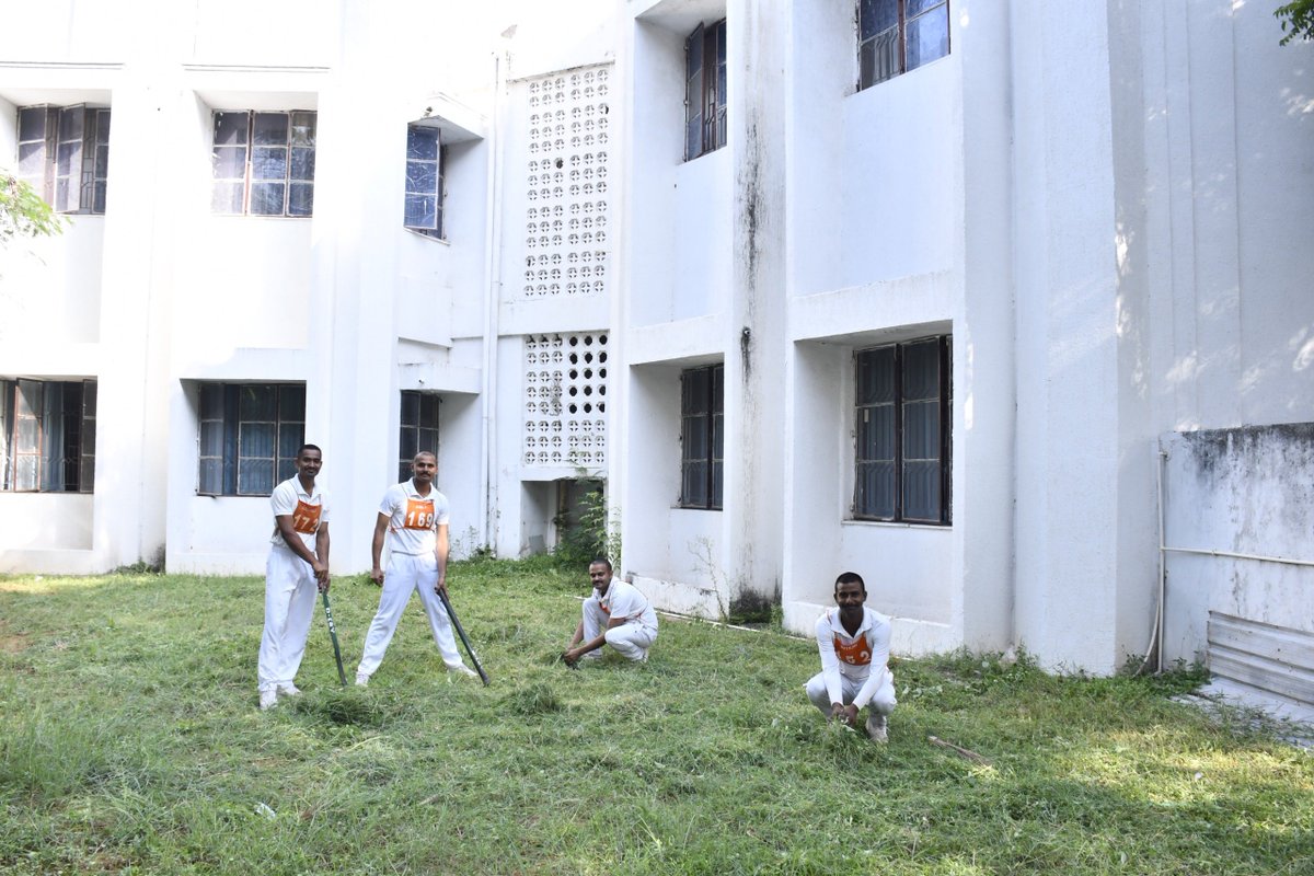 CISFTraining's tweet photo. 🇮🇳 CLEAN CAMPUS, PROUD CAMPUS! | CISF NISA, HYDERABAD!
As part of Special Campaign 6, CISF NISA, Hyderabad, continues to promote cleanliness, environmental responsibility and the maintenance of a neat & hygienic campus.
#CISF #CISFNISA #SpecialCampaign6 #SwachhBharat @CISFHQrs https://t.co/s5Cn9efidx
