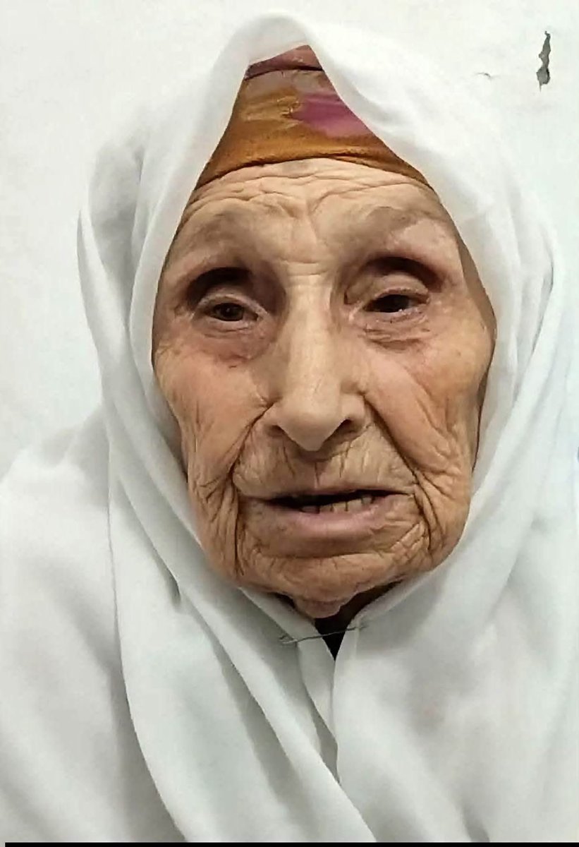 Algerian_Affair's tweet photo. 🔴 الله اكبر … وفاة أكبر معمّرة بالجزائر الحاجة 《ستيتي صرهودة  》، من مواليد سنة 1894 ،العز اء بالمنزل العائلي بوسط مدينة تبسة بجانب مسجد العتيق.. اللهم اغفر لها وارحمها
دعواتكم لها بالرحمة والمغفرة 🤲 🥹
انا لله وإنا إليه راجعون https://t.co/qF7RByFBJE