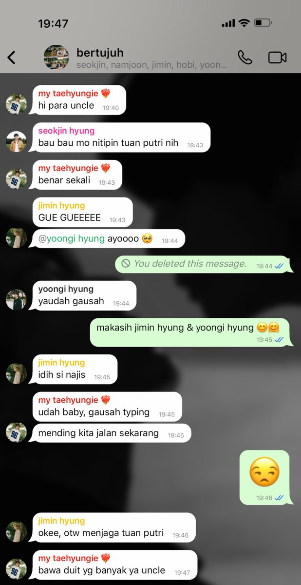 herefortetegugu's tweet photo. Taekook a few tweets AU

misalnya, pasangan bucin udah ada si kicil 🤭

MISALNYA LOH YA 🤧 https://t.co/adw628DD42