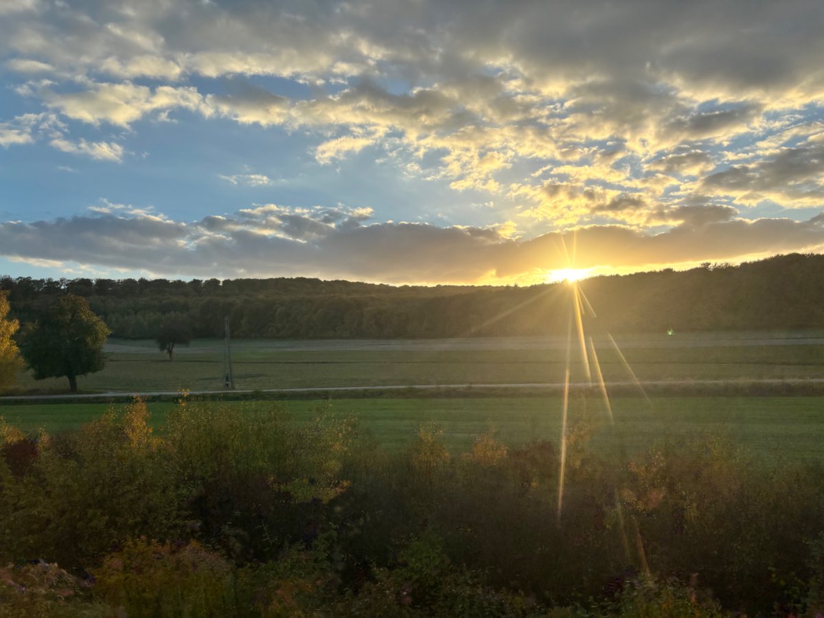 zen12024's tweet photo. trainposting will continue
i got lucky with how good the views were today https://t.co/zfawyrXVgz
