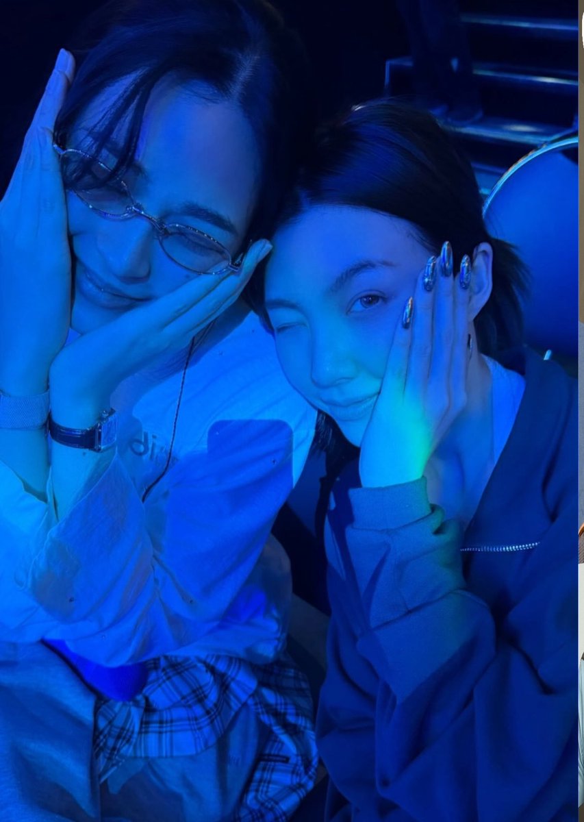 nongplaaaaa's tweet photo. ไม่ค่อยน่าแซวเท่าไหร่ 2/10 ค่ะ คิดมากค่ะคุณแม่ อิมแพคมันหนาวเฉย ๆ ค่ะ ไม่มีอะไรน่าแซวนะคะ แค่มีคนช่วยคลุมให้เฉย ๆๆ ป้ะ อากาศมันหนาวค่ะน้องออม ใส่เสื้อนะคะ หลิงออมรับสายแม่ 🫠🫠 https://t.co/T1mVfv3Zbs