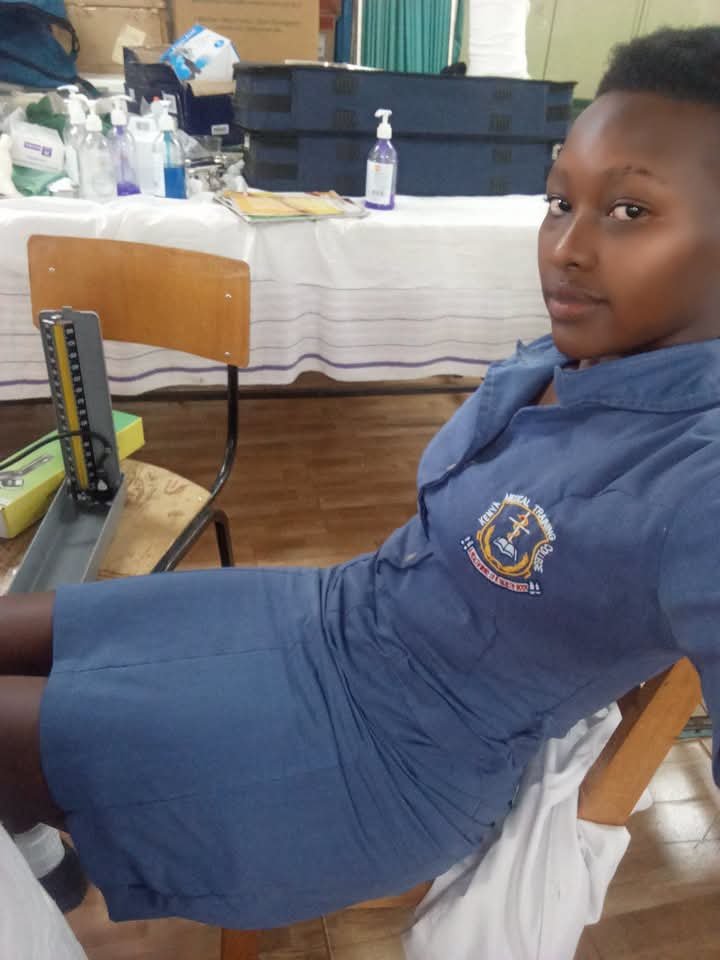 BlessingP54's tweet photo. Sharp gal aje na hauna thick thighs 😁😁😁🫣 https://t.co/JPXD29Re62