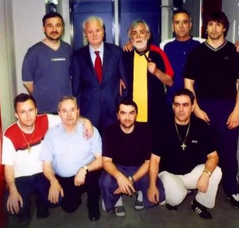ObedUntoMercy's tweet photo. @AngloVarangian So much so for whose side is more heckin baseeeeeed. Left pic is Serbia turbofolk singer Aca Lukas with Oric and the one on the right is Oric with Milosevic as his personal bodyguard. If Lukas or Oric were 3% what they claim they are, they wouldn't even be in the same room! https://t.co/DSOfJgafSv