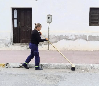 MartinFitz23506's tweet photo. BARRIDO INCLUSIVO🧹🧹 : Los montevideanos pagaron $ 45.360.000 por CAPACITACIÓN, seguimiento e IMPLEMENTACIÓN de 30 MUJERES para Programa BARRIDO INCLUSIVO. https://t.co/wRsW8W6bQj