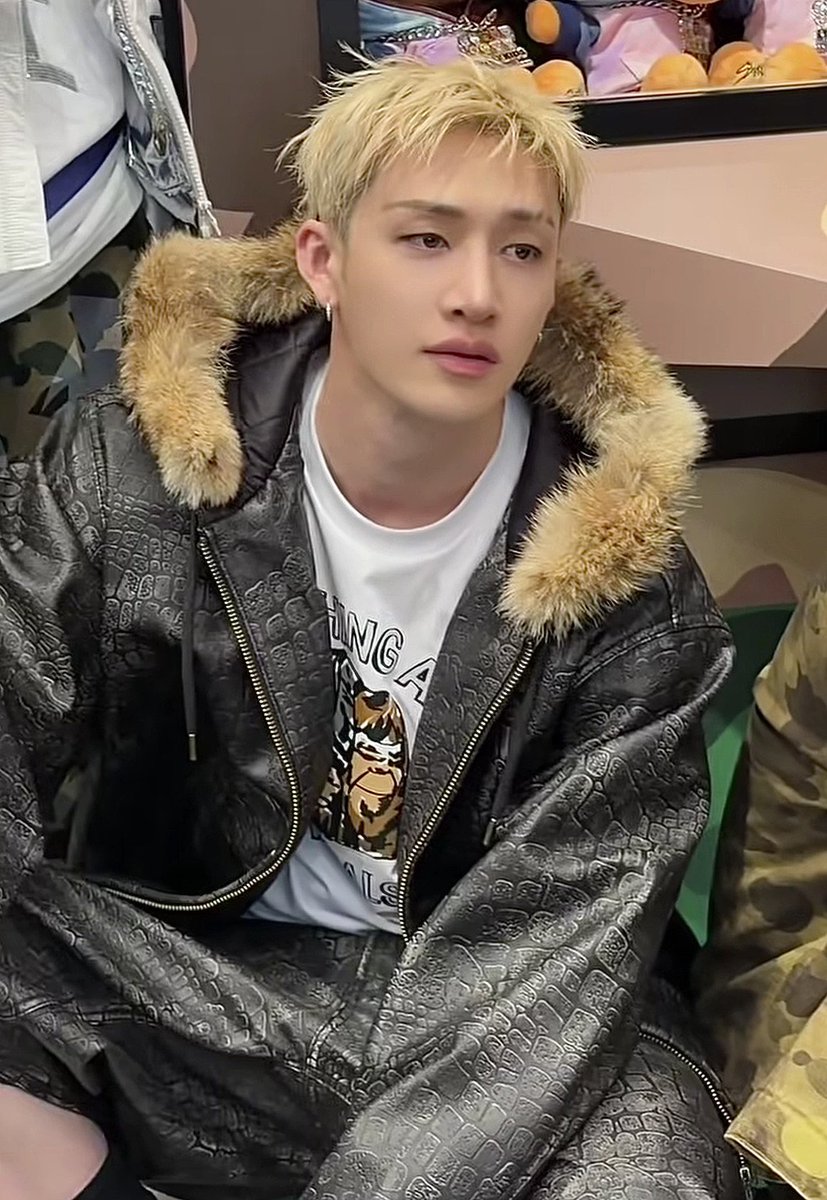 chanveil's tweet photo. Wait wtf.... https://t.co/8y32CiRnhE