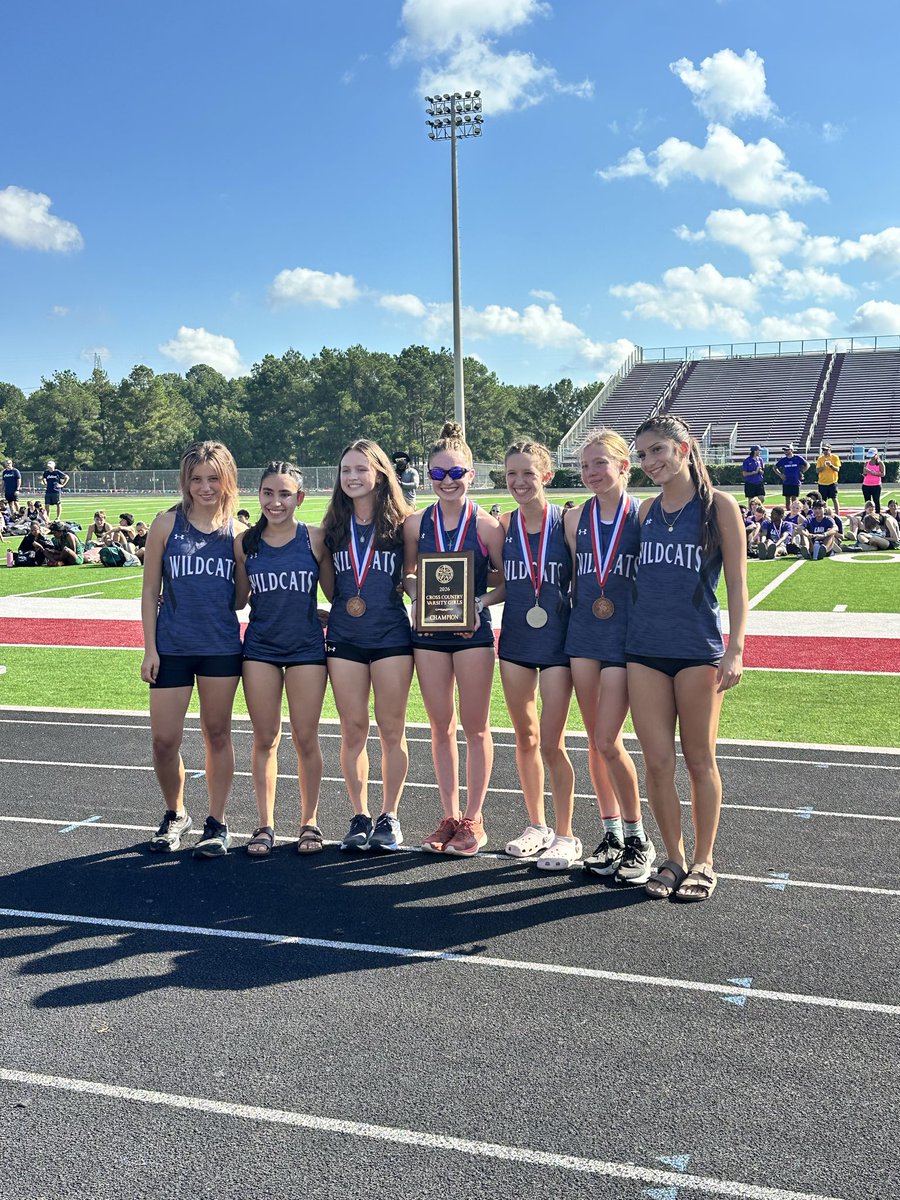 XcTMHS's tweet photo. Congrats to our girls running the varsity division :

Nilia 
Olivia 
Maddie 
And Emma 

Scoring top 10⭐️⭐️⭐️ and SECURING THR DISTRICT CHAMPION TITLE!!!!‼️🔥

Way to go!!! https://t.co/8mi5NMdqJp