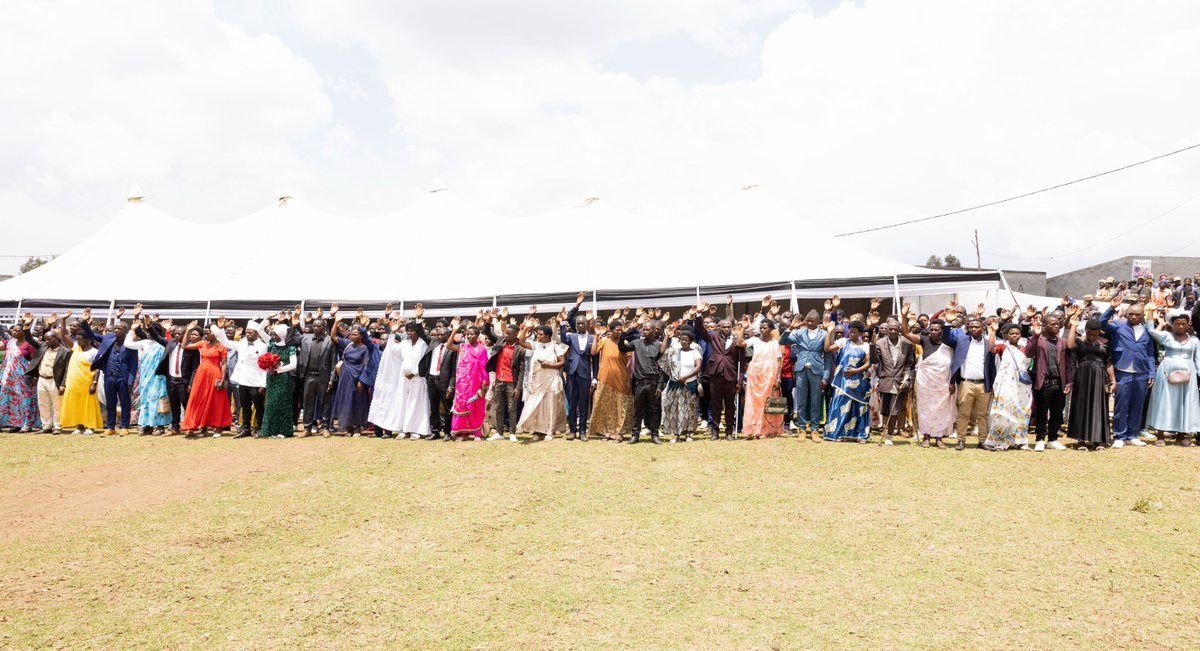 RwandaGender's tweet photo. Minisitiri @U_Consolee yifatanyije n'abaturage b'Umurenge wa Mudende @RubavuDistrict mu birori byo kwizihiza Umunsi w’Umugore wo mu Cyaro ashima uruhare umugore wo mu cyaro agira mu mibereho myiza y’umuryango n’iterambere ry’Igihugu.
#UmugoreNiUwAgaciro
#IRWD2026 https://t.co/I8JotzyzZX