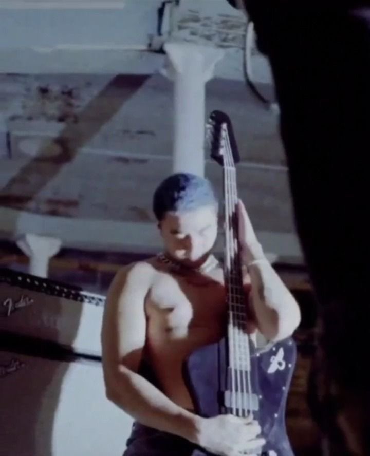 sabbyirwin's tweet photo. He can teach me how to play the bass with his shirt off anytime because I’m free https://t.co/GD9pJ2YXwP