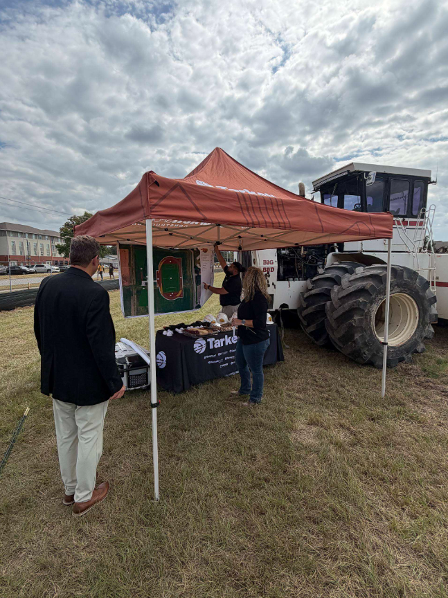 TarkettSports's tweet photo. Huge congratulations to the  University of Arkansas at Pine Bluff, as the NCAA DI school held a groundbreaking ceremony earlier this week for its new Track & Field/Soccer Complex 🏟️ This project is special for our @TarkettSports team, which attended the event and has long been involved in planning the new facility⚽ 

While Tarkett Sports Construction will help build the complex, the field will use @FieldTurf #artificialturf, and the track will feature a #running surface from @BeynonSports 🏃 

We're thrilled to be part of this next chapter for @UAPBLionsRoar!🦁 

#1TEAM1ROAR #CollegeSports #TrackAndField #SportsConstruction #SyntheticTurf