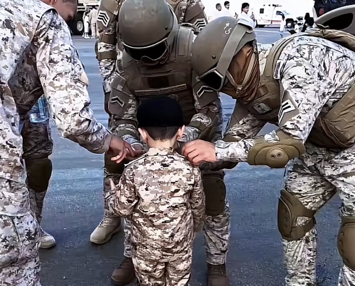 6rleii's tweet photo. صغيرنا دايم على الطيب مقدام
وكبيرنا وقت الفعايل مصيبه https://t.co/9uA4wTWI2E