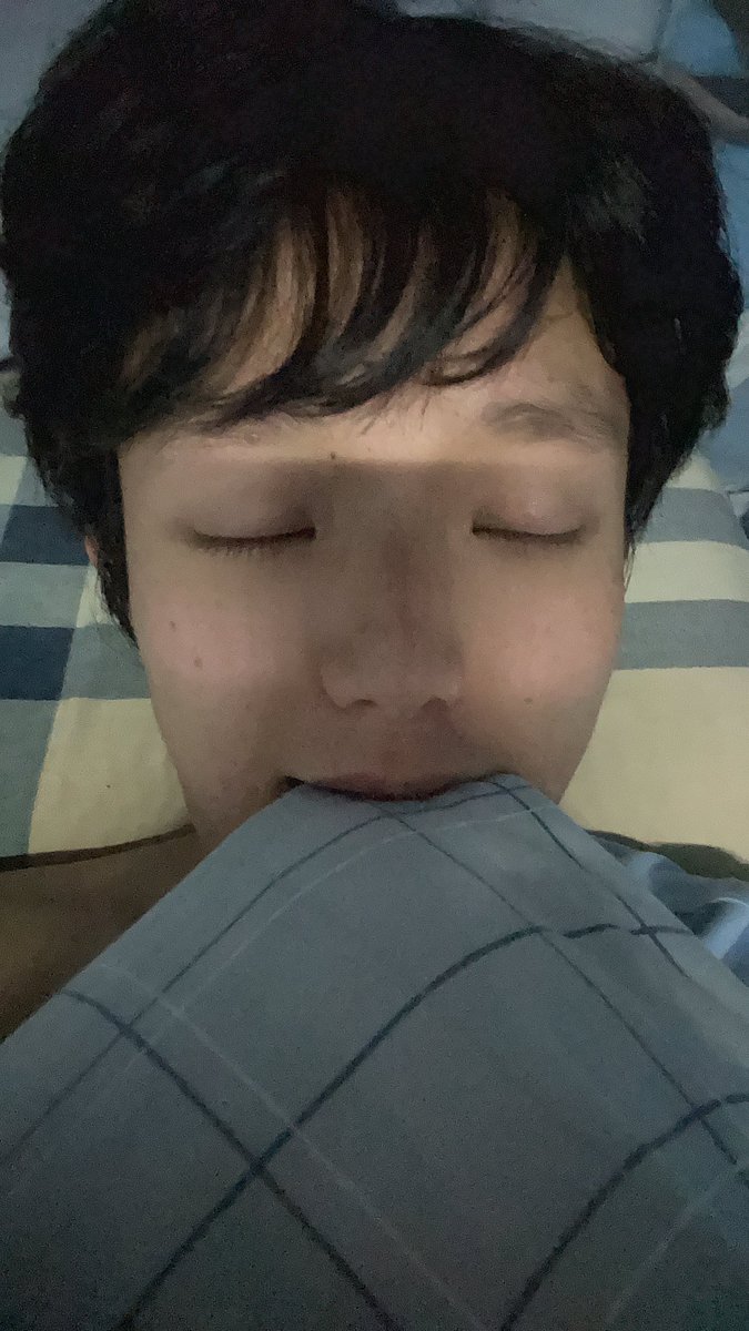 wenklyxd's tweet photo. 无论是网络上和现实里…..没有一个人希望我好 https://t.co/kLlaUhFSUl