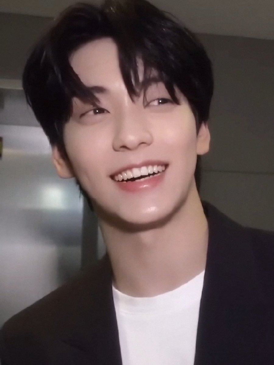detailsofcsb's tweet photo. soobin is so handsome https://t.co/YnUGJ7IseP