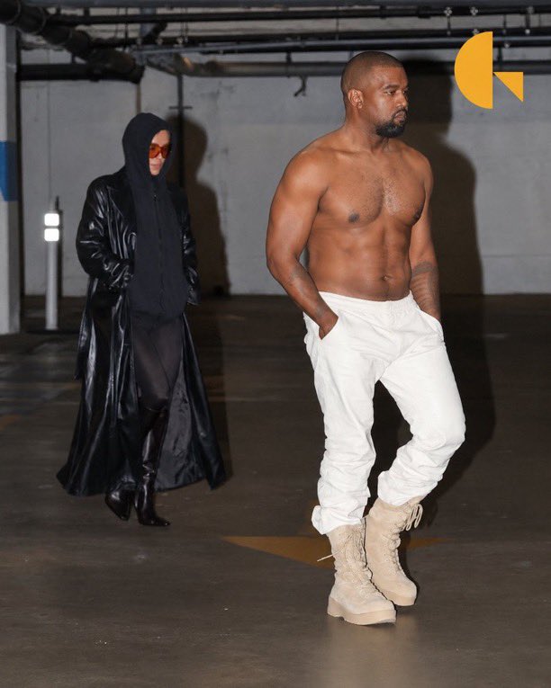 BiTheWayUK's tweet photo. Kanye west and Bianca Censori step out for late night theater date in Los Angeles https://t.co/UCpSbc0Djk