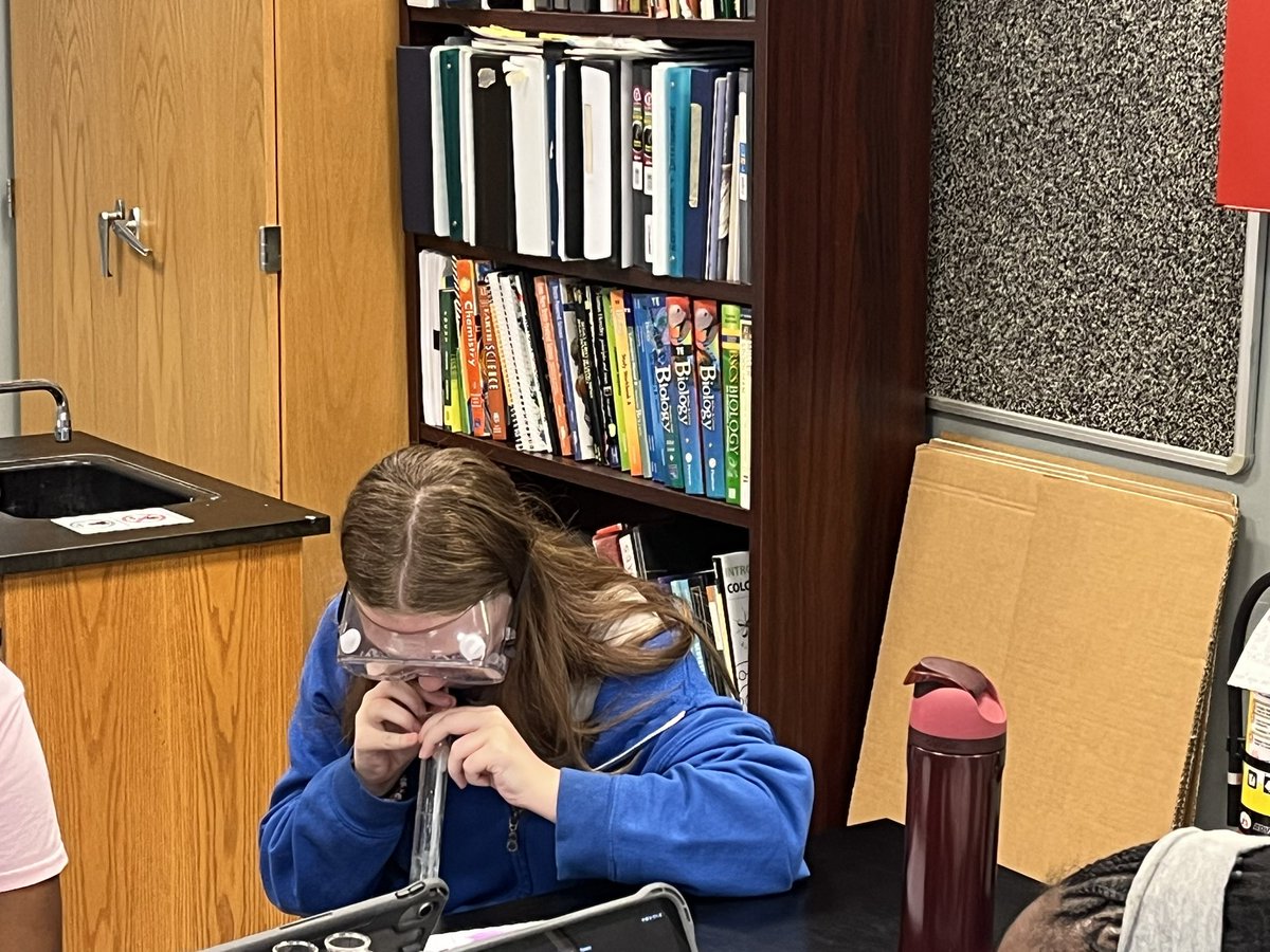 skellyscience's tweet photo. Measuring the impact of exercise on the rate of carbon dioxide expulsion in biology @HTHMiddleSchool @MalverneSTEM https://t.co/Cx0qg3o3HN