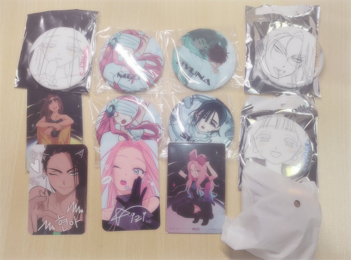 Vv_owv's tweet photo. 『交換・譲渡』

【譲❤︎】~ ＜ ミジ スア ヒョナ ＞

【求❤︎】~＜ イヴァン ティル 同種 異種の交換〇 ＞ 
💭アニカフェ イヴァン 缶バッジ優先

無限回収~
Yahooグッズ交換でのお取引をお願いします!ჱ̒՞ ̳ᴗ ̫ ᴗ ̳՞꒱

エイリアンステージ
エイステ
イヴァン https://t.co/k5OQmwNntg