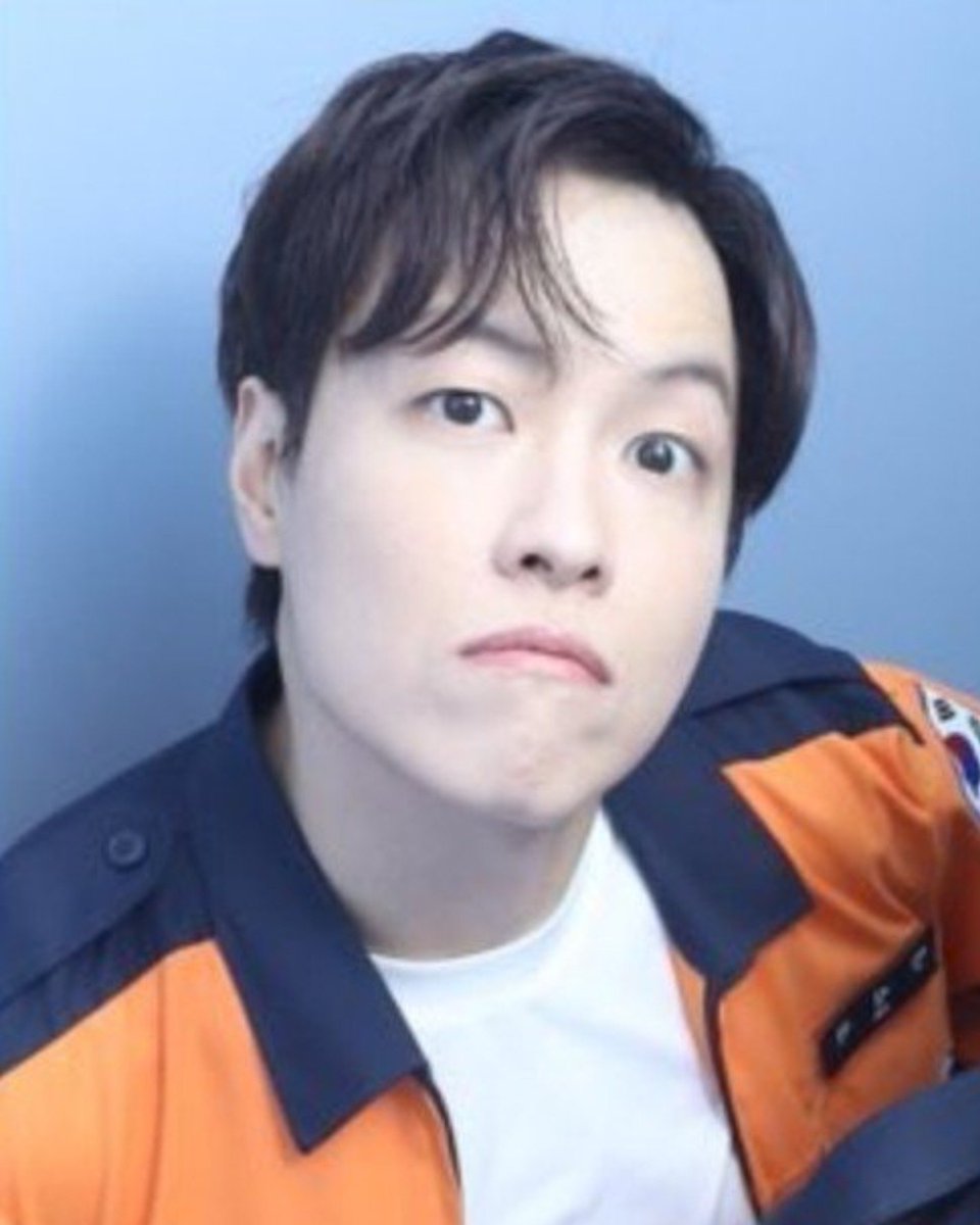 b4k4m0n's tweet photo. 앗 잠시만
한쪽눈썹콤이 https://t.co/5mlUVNfESQ