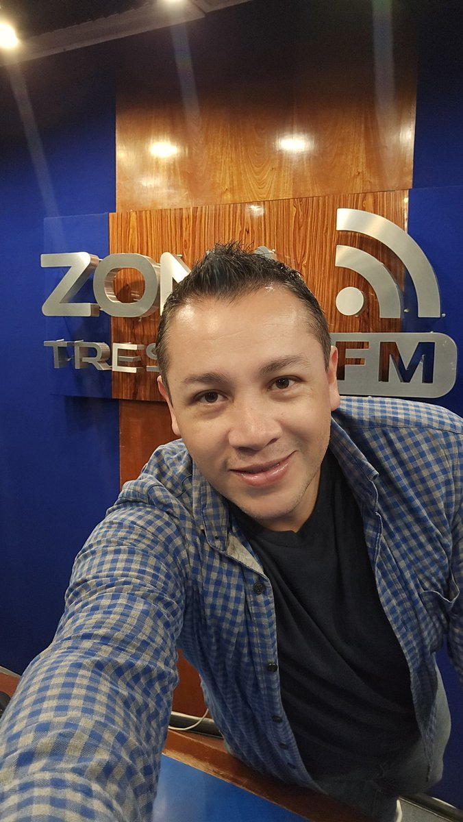 omar_machain's tweet photo. 💥 #Detonadores, este jueves en #ZONAdeConexión unimos generaciones a través de la #BuenaMúsica en @ZONA3Noticias 🔌🎵
¿Qué canción quieren escuchar?
#️⃣ Participen con el hashtag
#QuieroAprender
🔴 #EnVivo de 10 a 11AM en el 91.5FM 📻🎙🎶 https://t.co/uRxV4f5S09