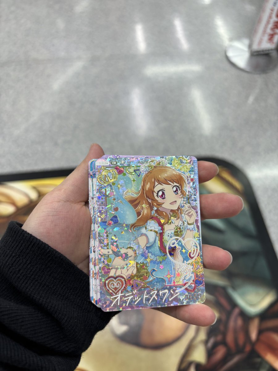 1u0mrk's tweet photo. アイカツアンコール稼働日からずっと多忙でなかなかプレイすることができずやっとできると思って並んだら閉店時間近くてカード購入しか出来なかったから買ったらうおおおおおおおおおおお‼️震えとまらんかった、、一生大切にします‼️ https://t.co/UQDO3sVOWT