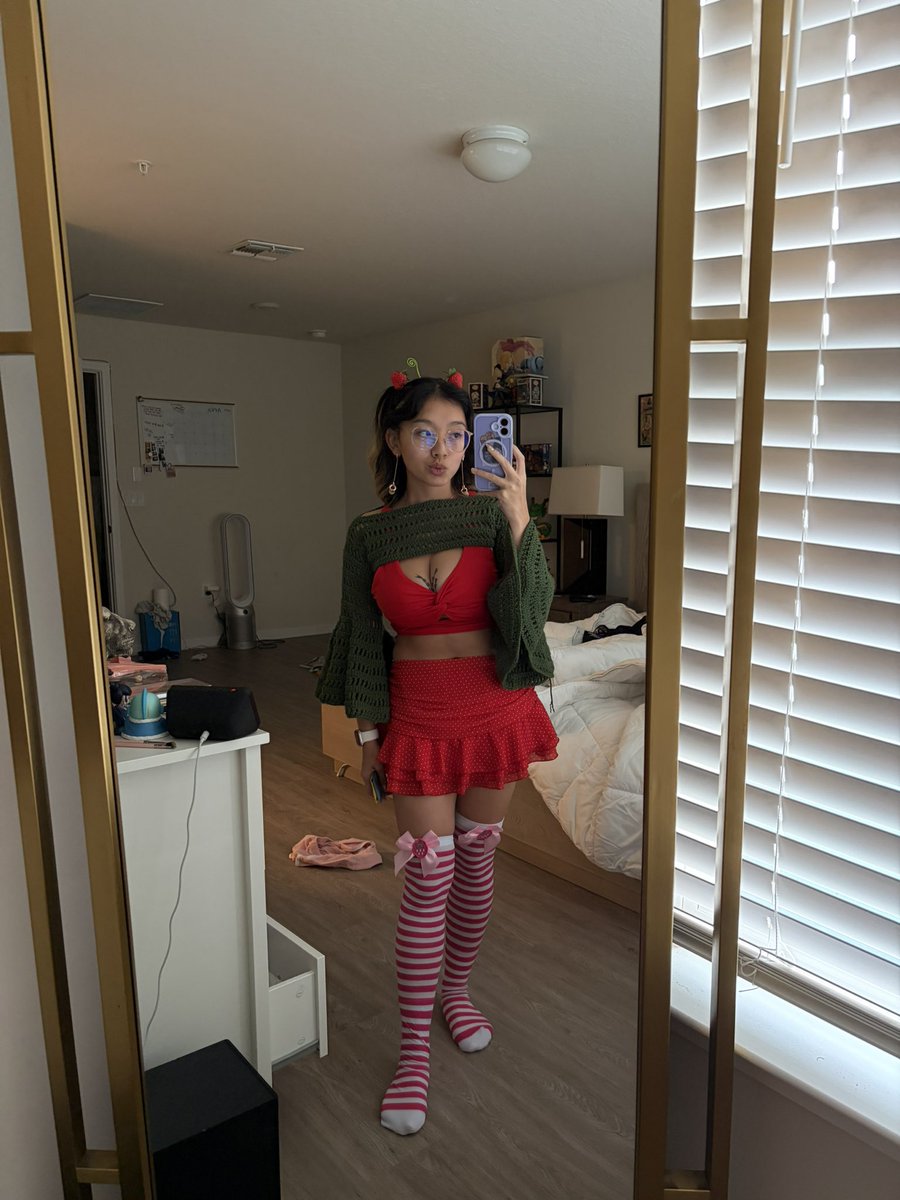 anhxly's tweet photo. #fitbound but i’m a riftbound larper that just wants to show off old rave outfits https://t.co/vOjt8ePcq5