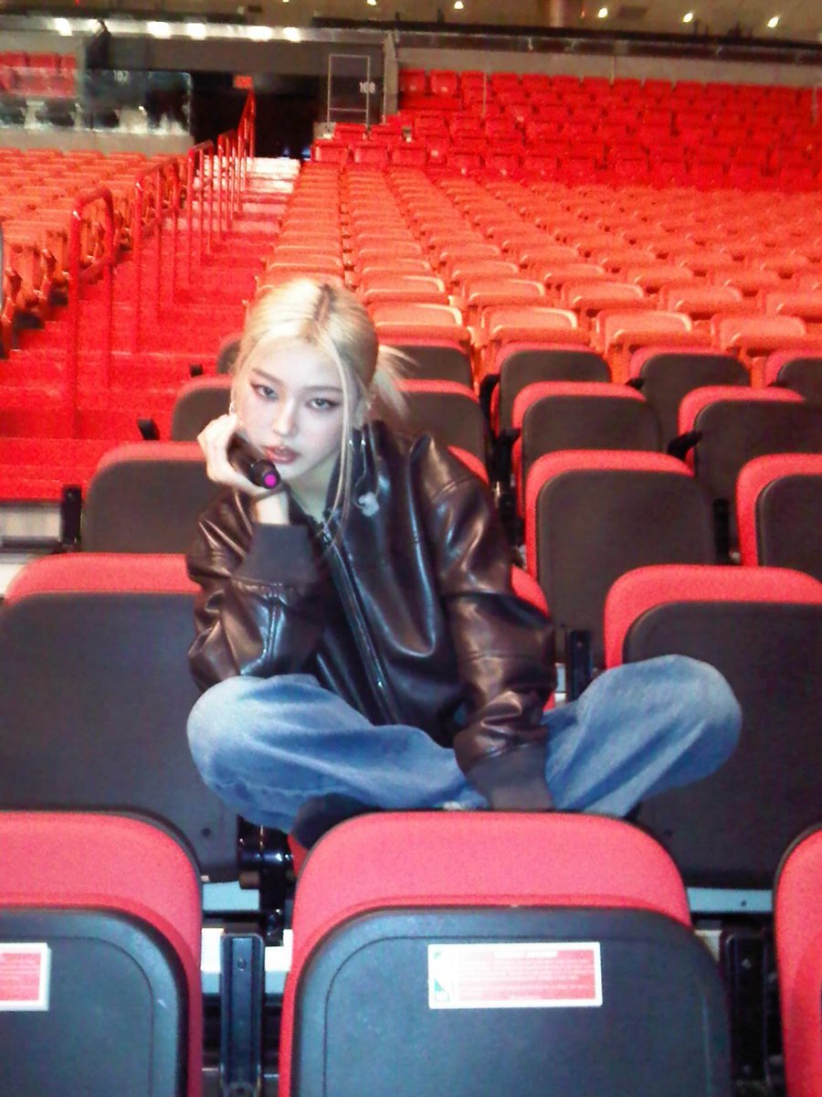 danonsjimin's tweet photo. yoonchae is genuinely the coolest ever like her posts never fail to gag me https://t.co/8aopk4pVO8