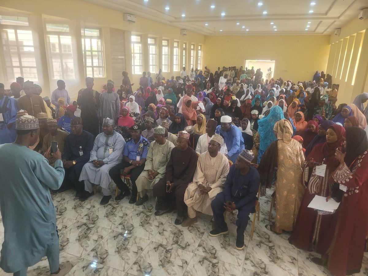 ZamfaraPolice_'s tweet photo. the Commissioner of Police zamfara state command CP A.M Bello PSC+, MNIPS, CCNP attendance to the Zamfara college of arts and science (ZACAS) on inauguration of new EXCOS of Mass Communication student association ( MACOSA) at the school assembly hall today https://t.co/biez8BlsdU
