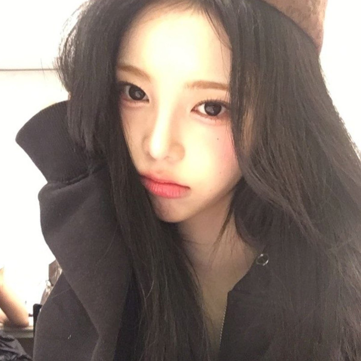 ianjkong's tweet photo. rite, the hat is doing a lot of heavy lifting here, but i'm not mad about it. hiding behind my hair, pretending to be shy when we both know i'm not. cute with a little attitude, that's my specialty. take notes, kkaym? https://t.co/3MActkWfX5