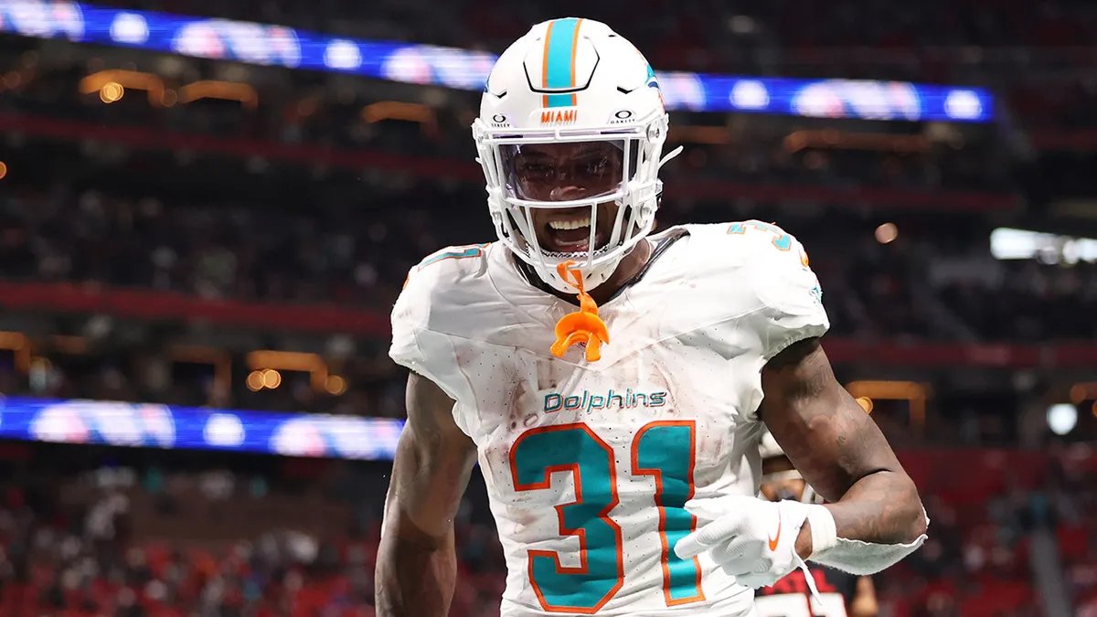 gRankFantasy's tweet photo. 🚨 Looking to trade for start-able RBs? Consider rest-of-season SoS in your offers:

Easiest:
— Miami (Gordon)
— Denver (Dobbins, Harvey)
— Minnesota (Jones, Mason)
— New England (Stevenson, Henderson)
— New York Jets (Hall)
— Green Bay (Lloyd, Johnson, Jacobs?)
— Las Vegas (Jeanty)

Hardest:
— Atlanta (Robinson)
— Washington (Croskey-Merritt, White, Ekeler)
— Indianapolis (Taylor)
— Detroit (Gibbs)
— Jacksonville (Tuten)
— San Francisco (McCaffrey)
— Baltimore (Henry)