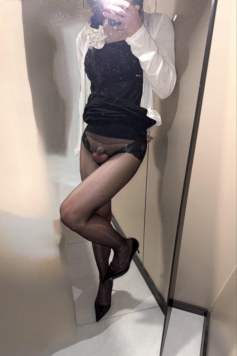 Imperfect60821's tweet photo. 今天伪街啦！💕我露…脸..了….嘻嘻 今天好美 ���#伪娘 #ts #cd #黑丝 #漏出 #伪街 #男娘 https://t.co/FEALcYrlvK
