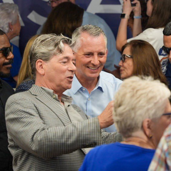 davidjollyfl's tweet photo. A packed house at Casa Jolly this afternoon with the Hillsborough County Democratic Hispanic Caucus. Voters want change. Together, we'll build a Florida that works for everyone. https://t.co/TH3UmjSo0G