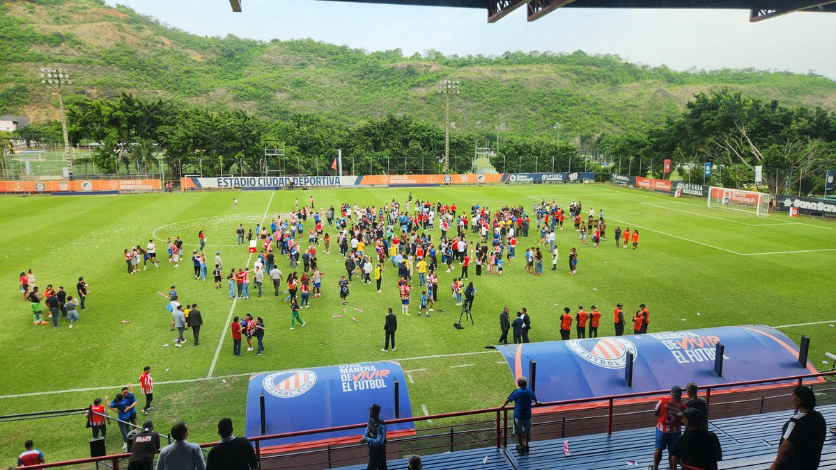 carroyoscruz's tweet photo. @AtleticoFCec es de primera A en el 2027 https://t.co/YJG6YKXjr8