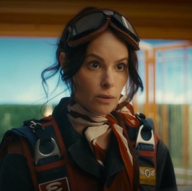 lorxell's tweet photo. Spider-Man far from home makes so much more sense now that we know that THIS is Edith https://t.co/U6bZLTJPXl