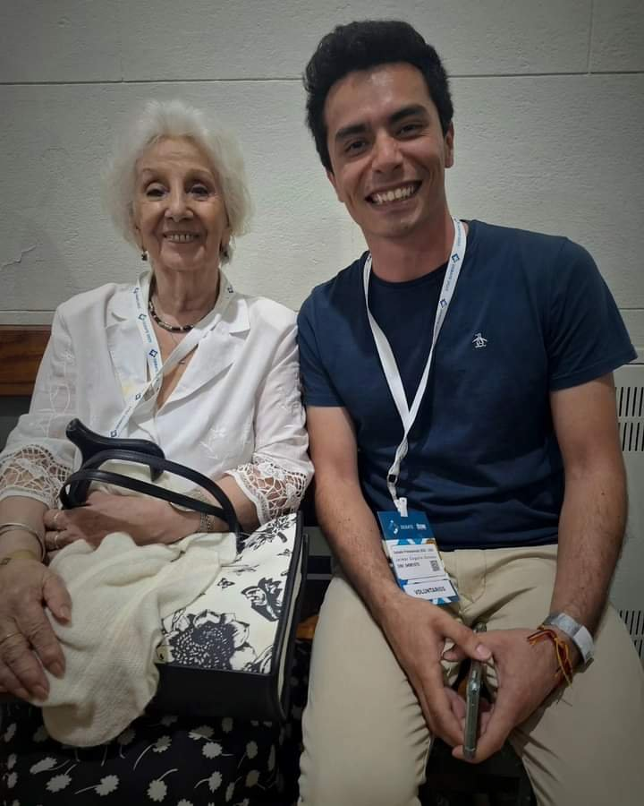 capitan_crudo's tweet photo. Argentinos🇦🇷...
Por que un COLOMBIANO JEIMAR COGOLLO llama a marchar en contra del gobierno, pide que sigamos pagando todo y ocupa un lugar en el consejo directo de la UBA Medicina  "cecim.nemed"
Algun dia nos haremos respetar en NUESTRA CASA?
ARGENTINA para ARGENTINOS https://t.co/vfh1DeQubk