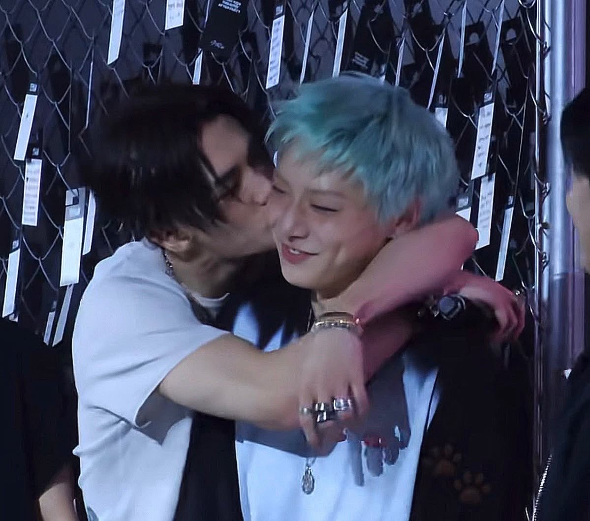 m8ttin's tweet photo. yo solo quiero un novio para q seamos el hyunin 💔 https://t.co/aY0rkVf8lV