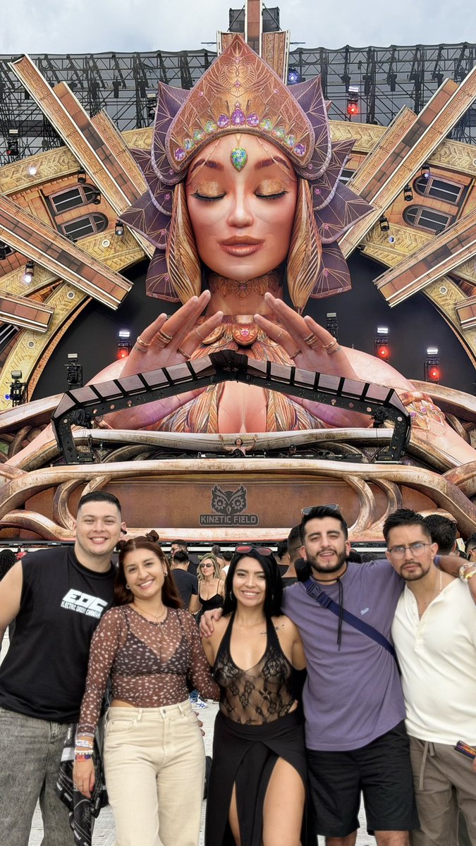 faith_D02's tweet photo. Gracias, amigos. Gracias, EDC Medellín. 🥹🫶🏻 Gracias a mis ingresos por permitirme vivir el mejor fin de semana de mi vida. No sé cómo voy a superarte, EDC. ❤️‍🔥🎡 https://t.co/t3bUSKtdKx