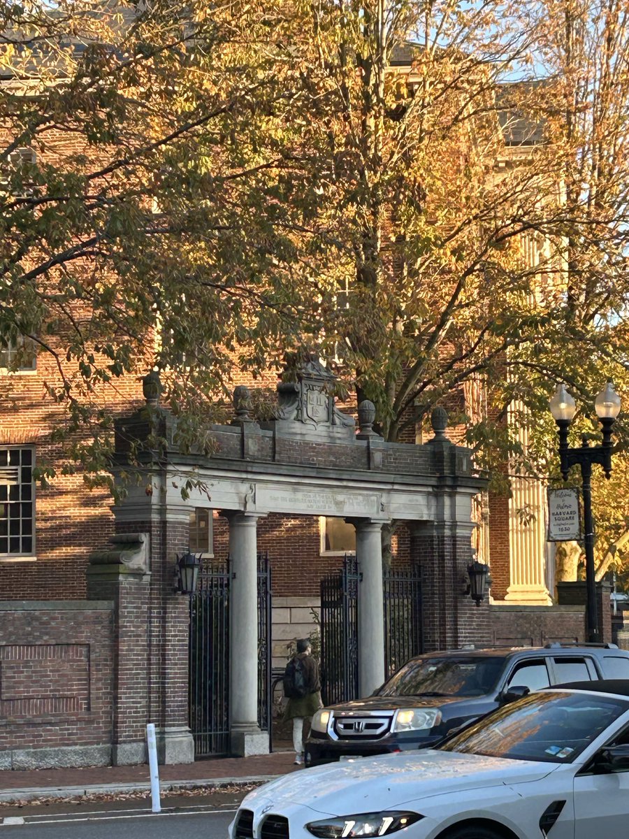 GiGiAmour4You's tweet photo. It Was Nice to See All the Leaves changing color at University.🍁 🍂 https://t.co/SBlBDLi69r