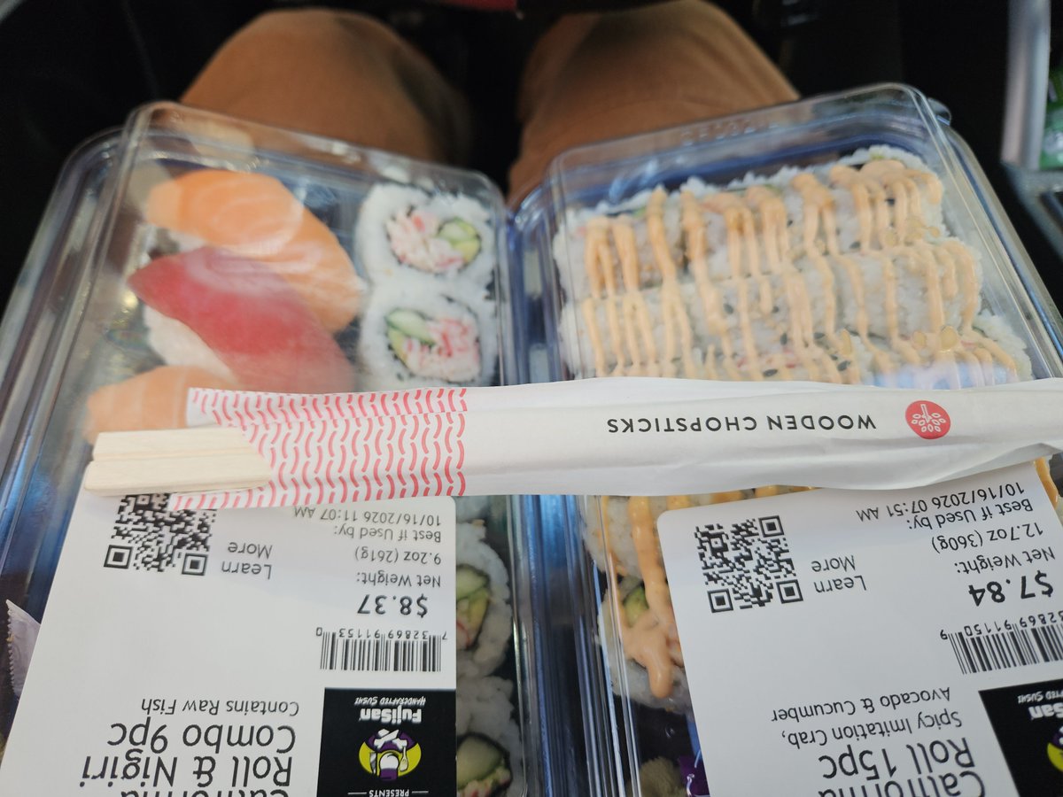 fauxhowl's tweet photo. I always forget to grab chopsticks at the sushi stand and yet somehow I always have chopsticks somewhere in my bag when I get sushi, some remnant of a former meal where I've squirreled away all the plasticware I can grab. https://t.co/YdHM7mWcdl