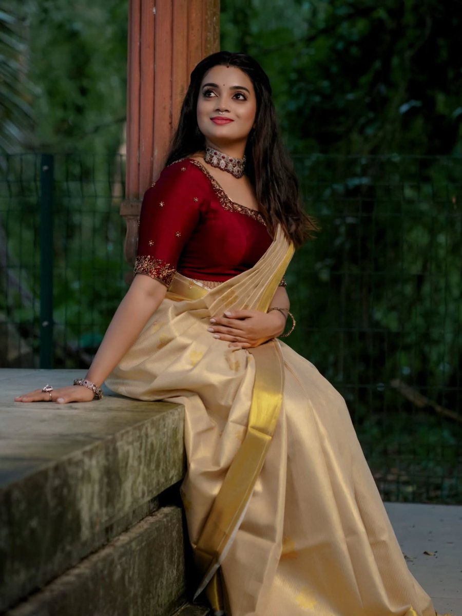 JSwizzlez's tweet photo. Some people don’t chase attention—it simply finds them. Featured: Aswathy Rahul

How would you rate this look? Want to be featured? DM us. https://t.co/RJGSR3CbLy