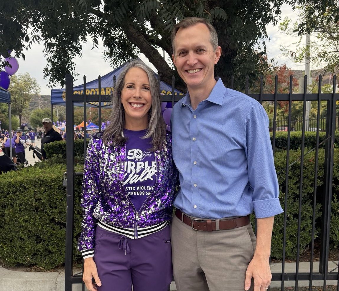 gtwhitesides's tweet photo. I joined the Child & Family Center for their Purple Walk 5K in Santa Clarita to stand with survivors of domestic violence and support children and families impacted by abuse.

Thank you to Nikki Buckstead and the entire Child & Family Center team for the work you do to provide shelter, counseling, and support to those who need it most. Together, we can help build a safer, healthier community for everyone in the SCV!