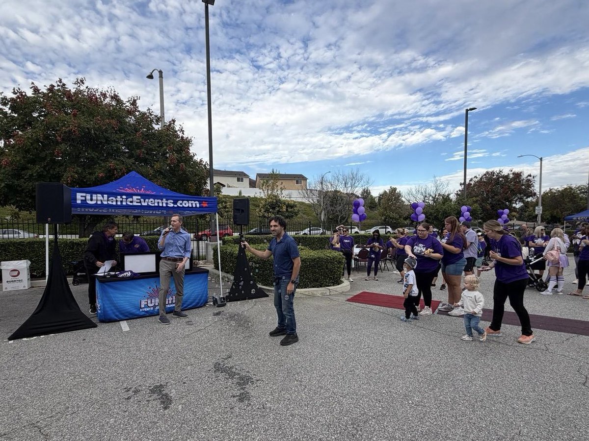 gtwhitesides's tweet photo. I joined the Child & Family Center for their Purple Walk 5K in Santa Clarita to stand with survivors of domestic violence and support children and families impacted by abuse.

Thank you to Nikki Buckstead and the entire Child & Family Center team for the work you do to provide shelter, counseling, and support to those who need it most. Together, we can help build a safer, healthier community for everyone in the SCV!