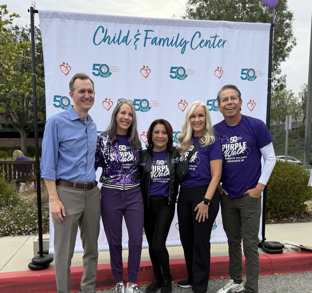 gtwhitesides's tweet photo. I joined the Child & Family Center for their Purple Walk 5K in Santa Clarita to stand with survivors of domestic violence and support children and families impacted by abuse.

Thank you to Nikki Buckstead and the entire Child & Family Center team for the work you do to provide shelter, counseling, and support to those who need it most. Together, we can help build a safer, healthier community for everyone in the SCV!