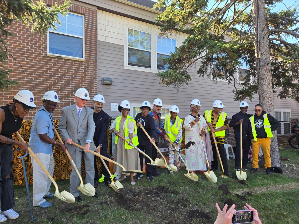D4Commish's tweet photo. Dreamland on 38th is a dream now in the making! The groundbreaking last week marks the beginning of bringing to the 38th street cultural district a Black owned, developed and led 6,300 square ft hub that includes incubator spaces, cultural medicine, and small businesses. 🛍️ https://t.co/V6QkPb4vu1