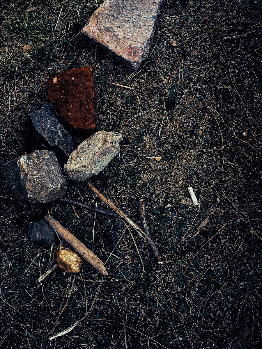 ardi11177666's tweet photo. [This soil’s got such a messy, unpolished vibe, but I kinda vibe with its raw, unfiltered energy!]， https://t.co/FscItWX5LD