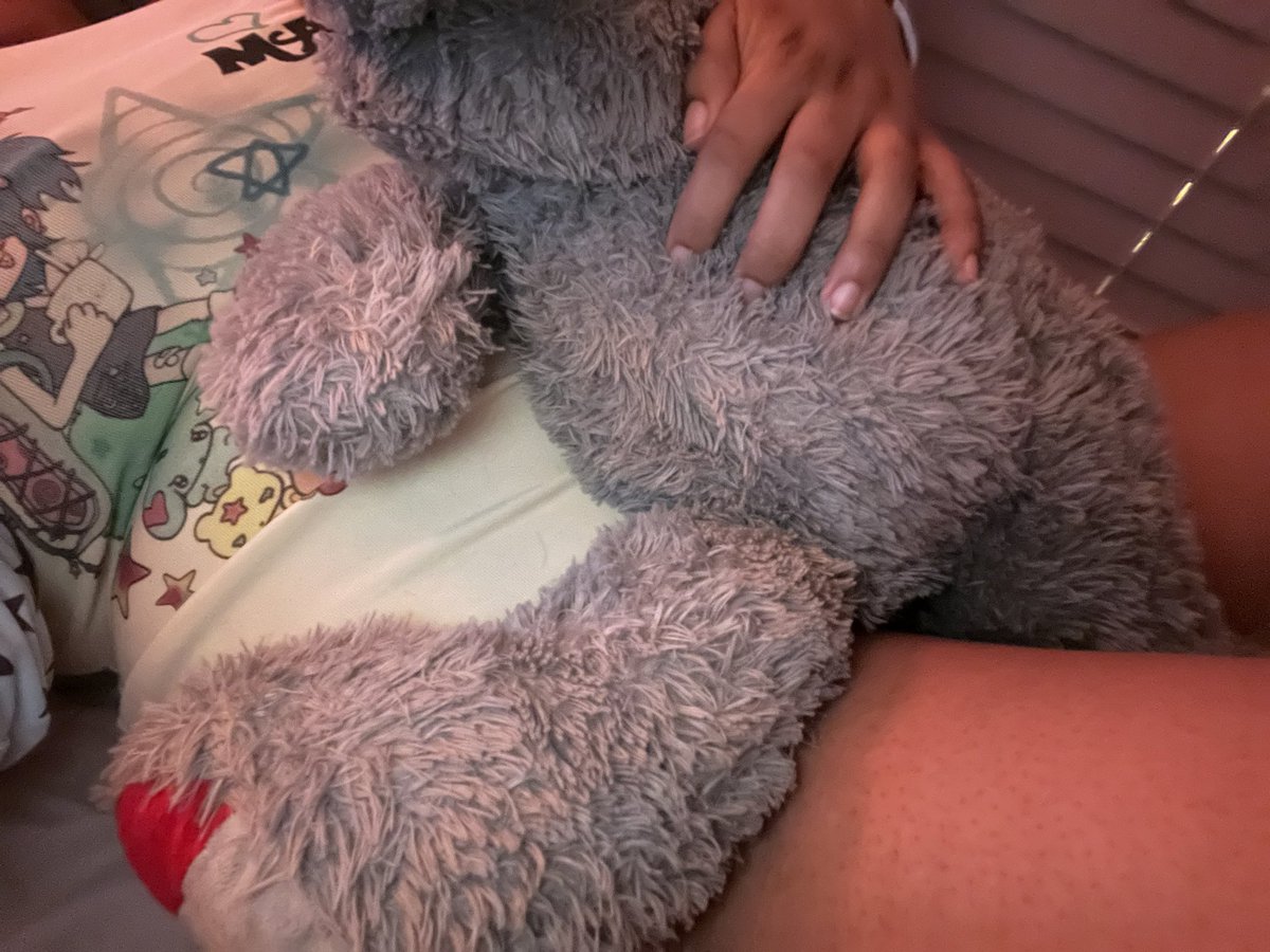kittenbat24's tweet photo. was supposed to go to class today but this pup is sooo tired  save me ahh #dad https://t.co/kpANpHhW1Q