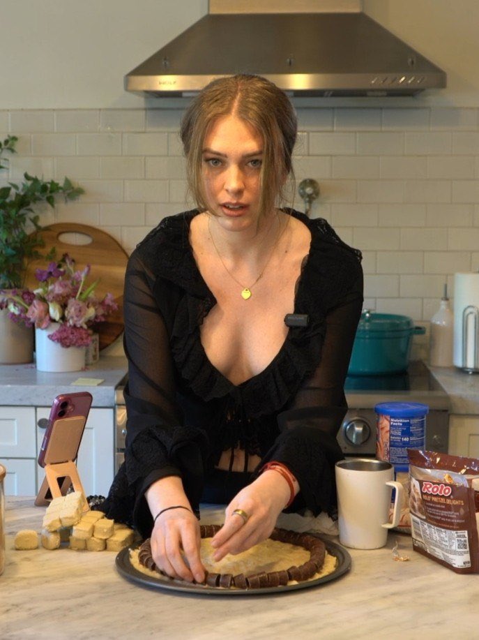 billie__simp's tweet photo. She loves showing off for us 🤭 https://t.co/mMztes89Hw
