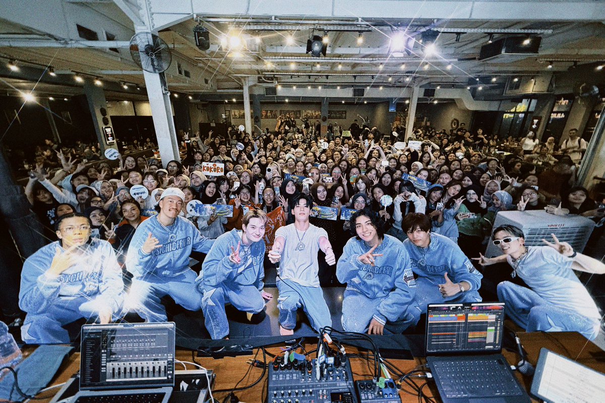 psyfe_official's tweet photo. [📸]

PSYCHIC FEVER DIFFERENT LISTENING PARTY in JAKARTA

Terima kasih banyak! ✨

┈┈┈
2nd ALBUM 『DIFFERENT』
https://t.co/1xXhiY7cLt
┈┈┈

#PCF_DIFFERENT
#PCF_DIFFERENTinJKT
#PSYCHICFEVER https://t.co/gsZfXMzcYf