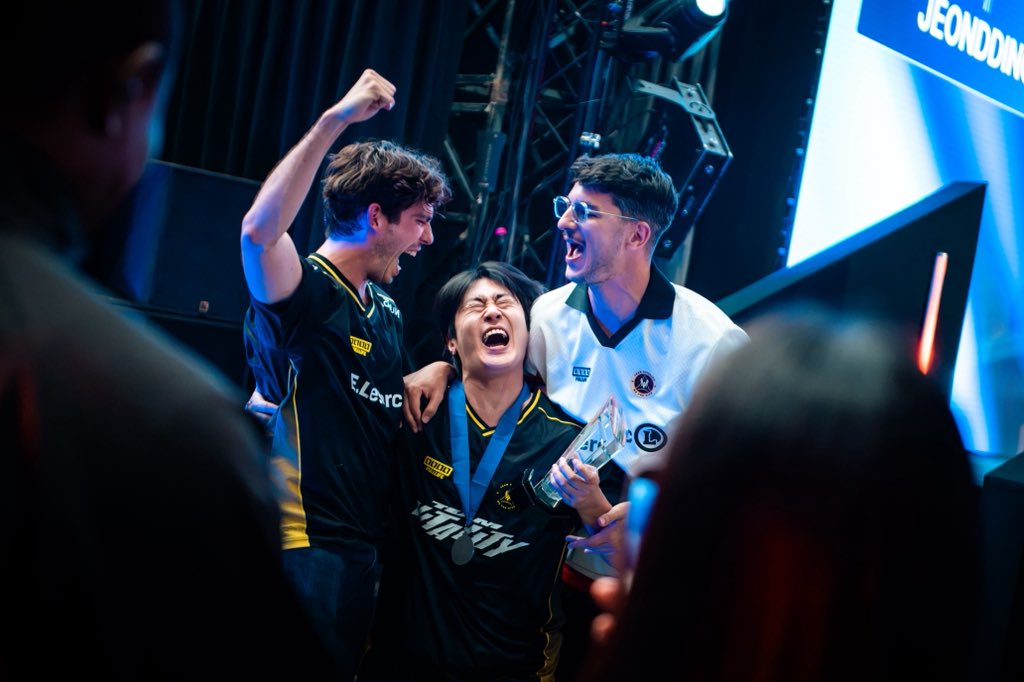 Lenmunier's tweet photo. La libération @Jeondding_tk https://t.co/M9DzSOZUq7