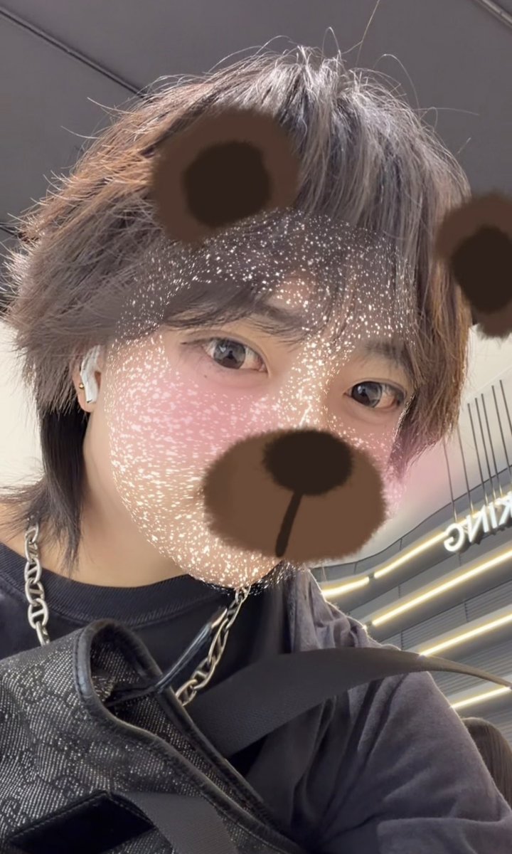 stella_minato's tweet photo. 髪切ったしネイルもした！
特典会待ってるよ😽
#メン地下 #地下アイドル #いいね返し #STELLA https://t.co/qmYwDa0Urp
