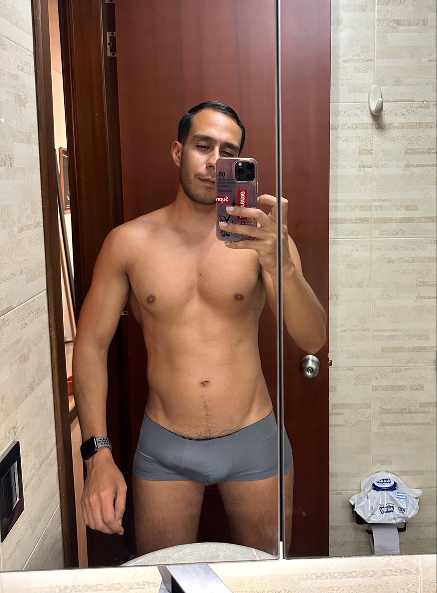 charlieoffi_'s tweet photo. Jueves 💪🏼✨😈 https://t.co/3Ls9CuvRq1