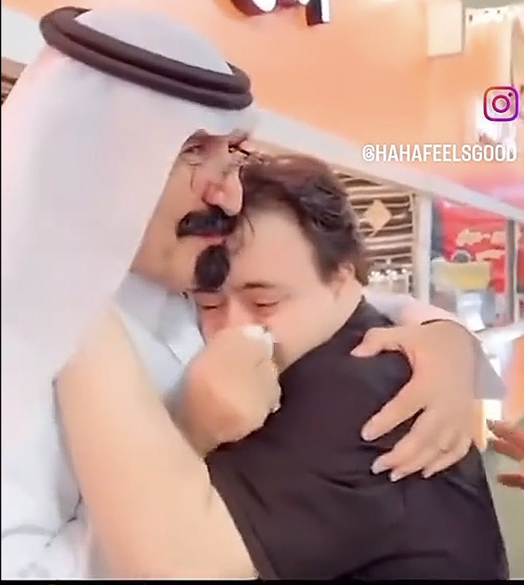 H_N_F_7's tweet photo. مضيعه يحب انا سعوديه ههههههههههه https://t.co/s1RAUcDg5o
